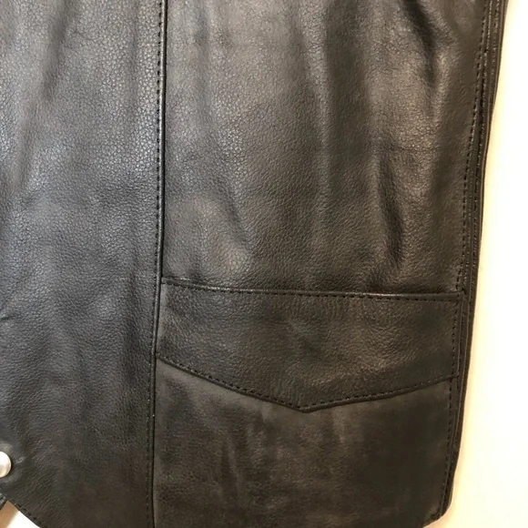 𝅺INTERSTATE Leather Motorcycle Vest-L